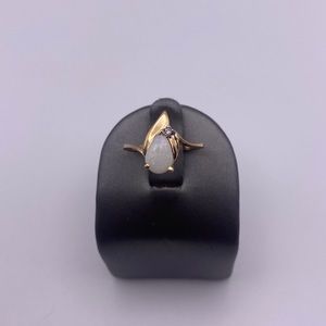 10k yellow gold Opal and diamond ring